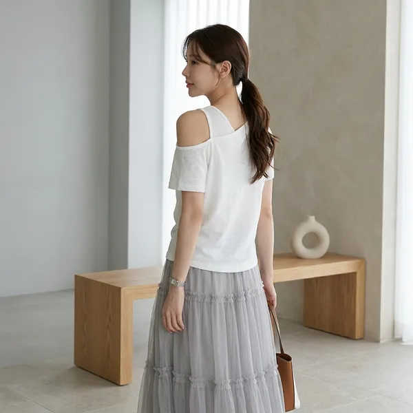 White_Cotton_Cold_Shoulder_Short_Sleeve_Crop_Top_For_Women