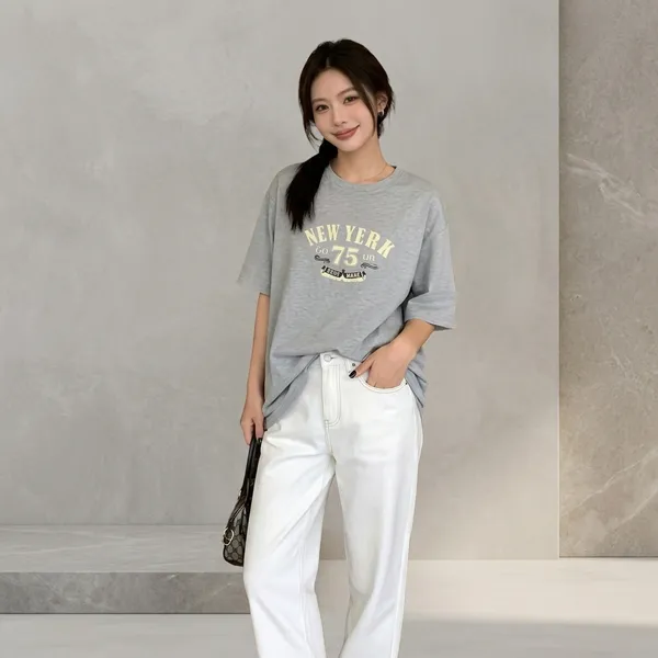 Grey_Cotton_Oversized_Graphic_Print_T_Shirt_For_Women