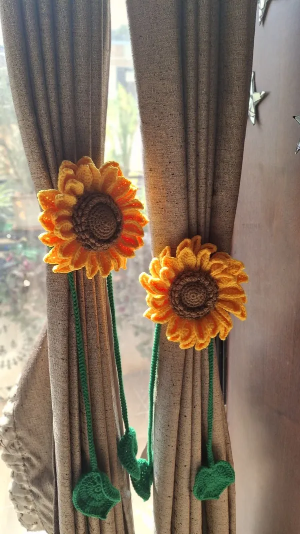 Bring_Sunshine_Indoors_with_Handcrafted_Crochet_Sunflower_Curtain_Ties