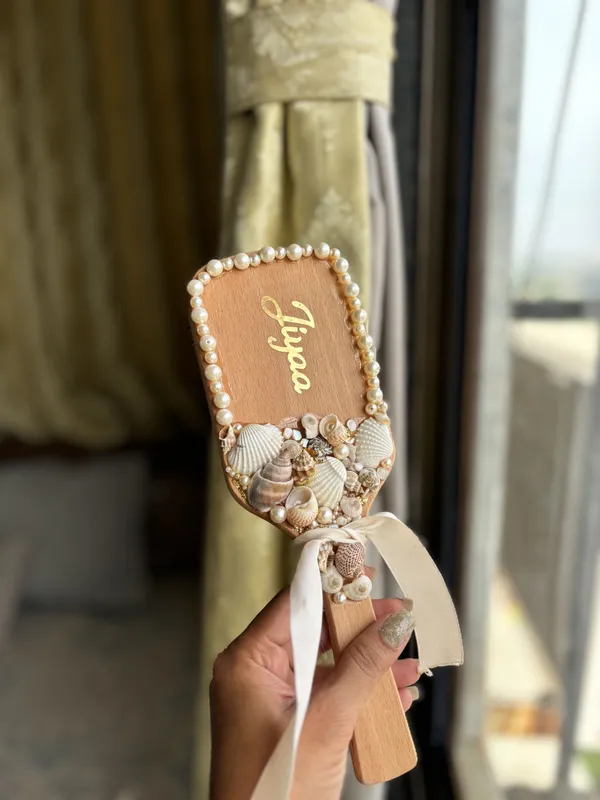 Peach_And_Pearl_White_Resin_Premium_Mermaid_Style_Hair_Brush