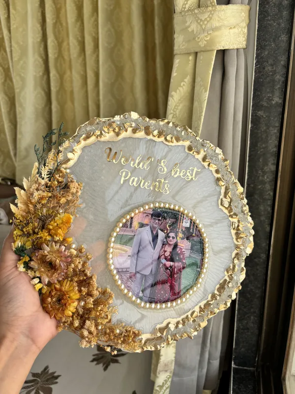 Beige_And_Yellow_Resin_Premium_Photo_Frame