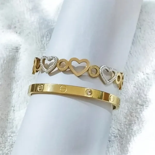 Navy_Blue_Alloy_Heartlink_Luxe_Band_Bracelet_Combo_For_Women