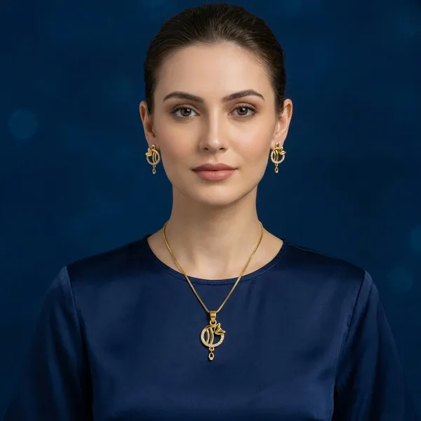 Gold_Alloy_Stone_Studded_Pendant_&_Earring_Set_For_Women
