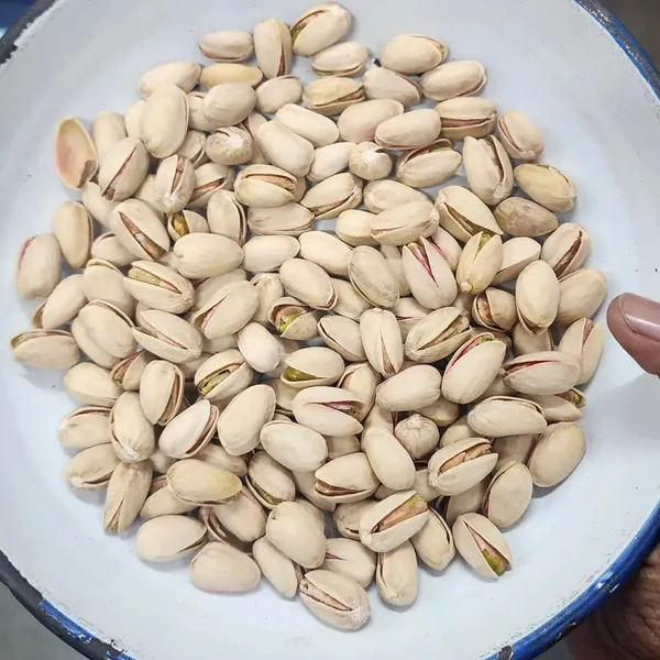 Premium_Roasted_&_Salted_California_Pistachios