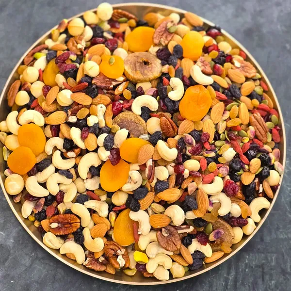 Premium_Dry_Fruit_Mix_with_Cashew,_Almond,_Apricot_&_Berries