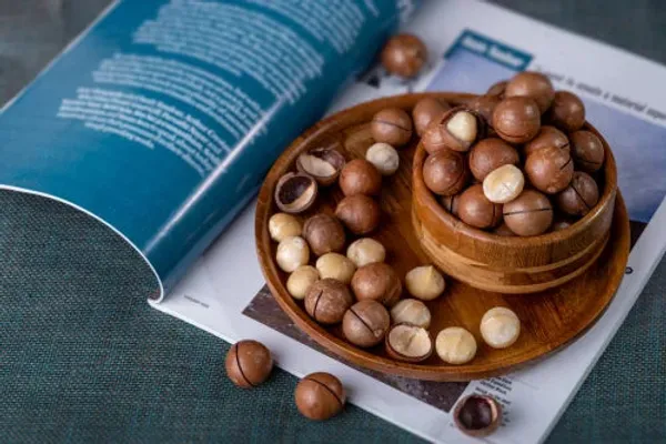Premium_Macadamia_Nuts_with_Shell