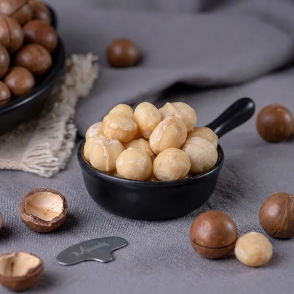 Premium_Macadamia_Nuts_with_Shell