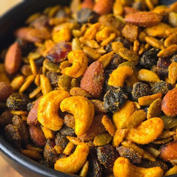 Premium_Mixed_Dry_Fruits_Trail_Mix_Chiwdo