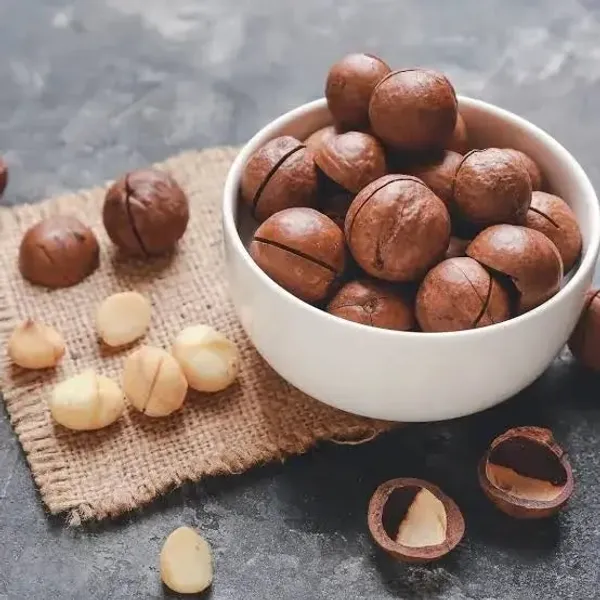 Premium_Vanilla-Flavoured_Macadamia_Nuts_with_Shell