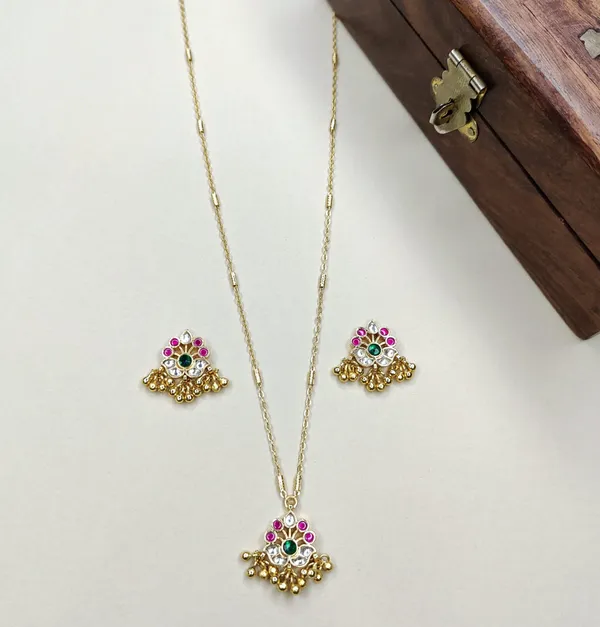 Gold_Brass_Copper_Pachi_Kundan_Necklace_Set_For_Women