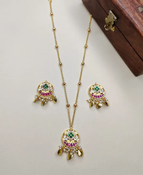 Gold_Brass_Copper_Pachi_Kundan_Necklace_Set_For_Women