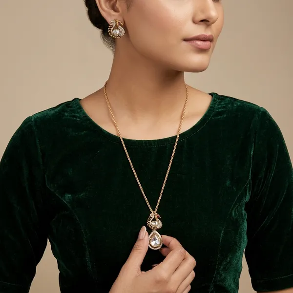Gold_Brass_Copper_Moissanite_Stone_Necklace_Set_For_Women