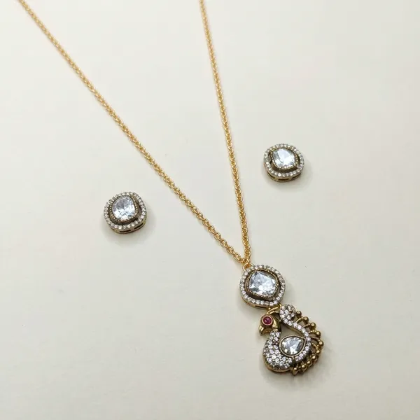 Gold_Brass_Copper_Moissanite_Stone_Necklace_Set_For_Women