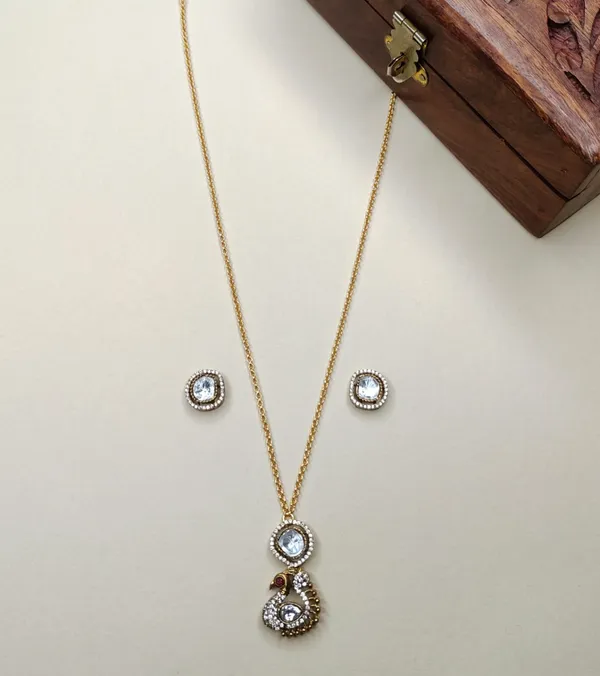 Gold_Brass_Copper_Moissanite_Stone_Necklace_Set_For_Women