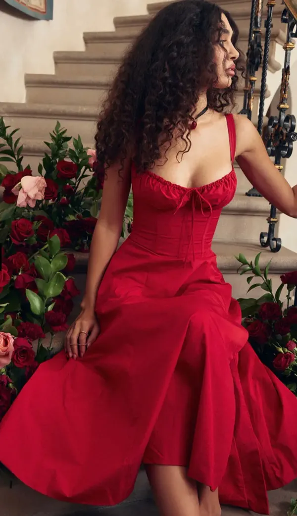 Red_Sweetheart_Neckline_Midi_Dress