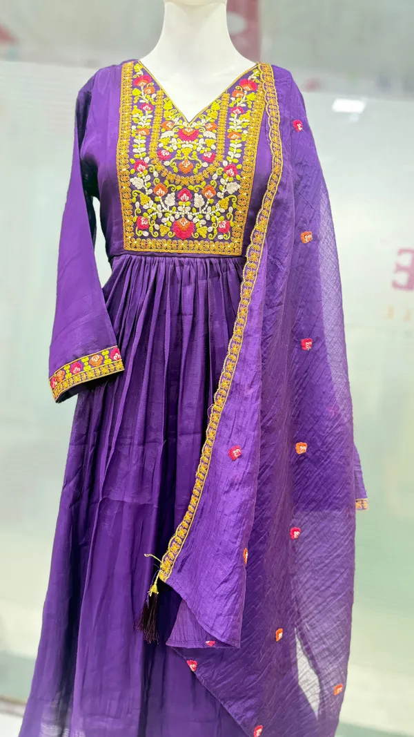 Purple_Top-Duptta_Mal_Chanderi_Bottam_Roman_Inner_Cottan_Anarkali_Embroidered_With_Hand_Work_Kurta_Set_For_Women