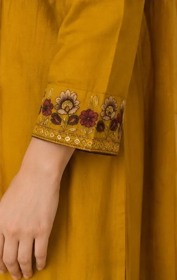 Yellow_Top-Duptta_Mal_Chanderi_Bottam_Roman_Inner_Cotton_Relaxed_Floral_Embroidered_Kaftan_For_Women