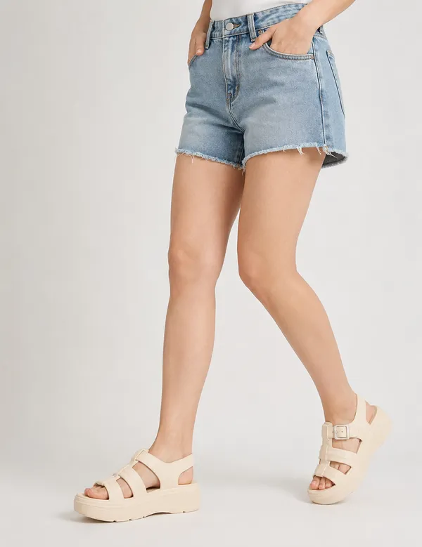 Cream_Pebble_Buckle_Sandal_For_Women