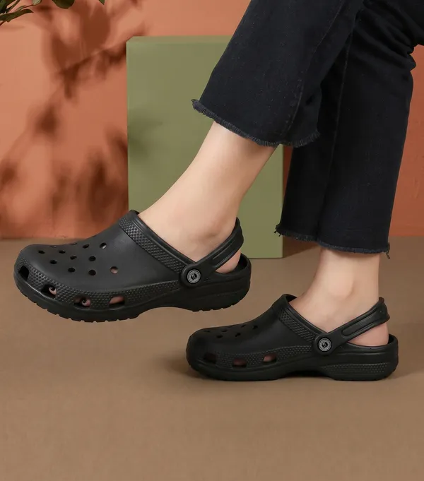 Black_Classic_Clog_For_Women