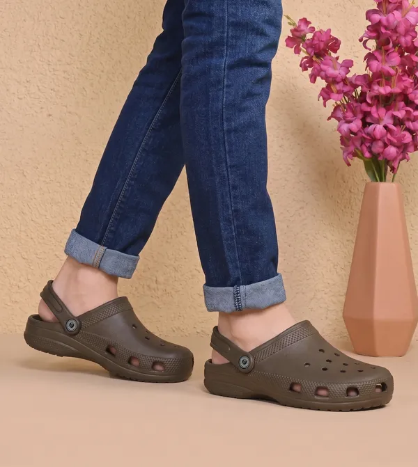 Brown_Classic_Clog_For_Women