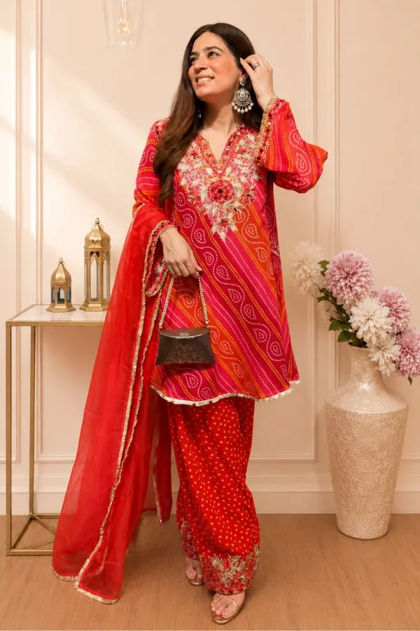 Beautiful_Red_Bandhani_Suit_Set_for_Women