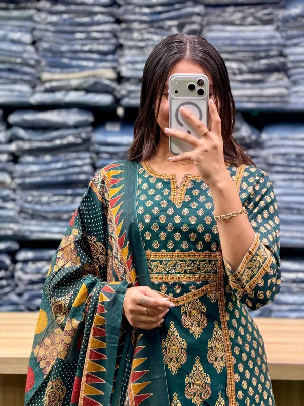 Elegant_Emerald_Green_Printed_Ethnic_Suit