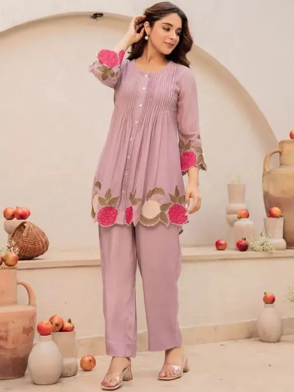 Elegant_Lavender_Floral_Embroidered_Kurta_Set_for_Women