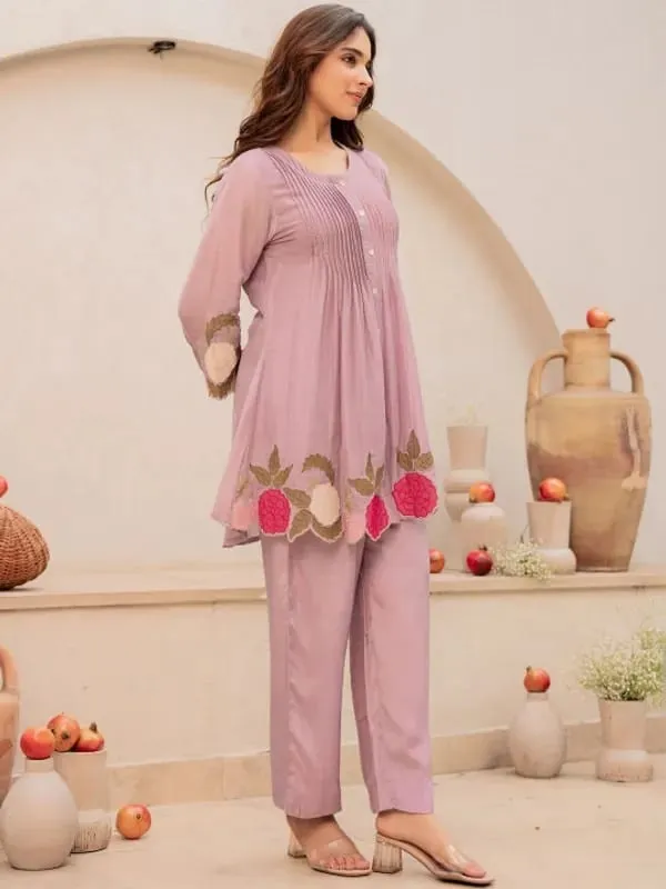 Elegant_Lavender_Floral_Embroidered_Kurta_Set_for_Women