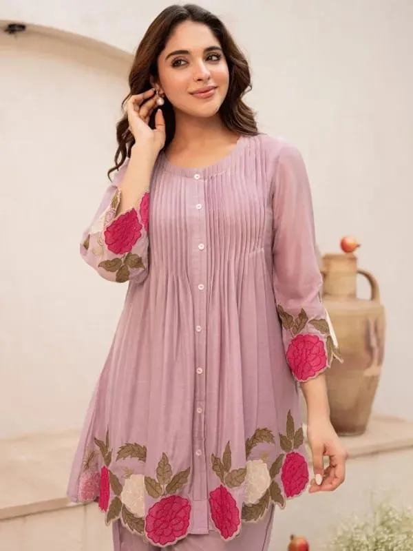 Elegant_Lavender_Floral_Embroidered_Kurta_Set_for_Women