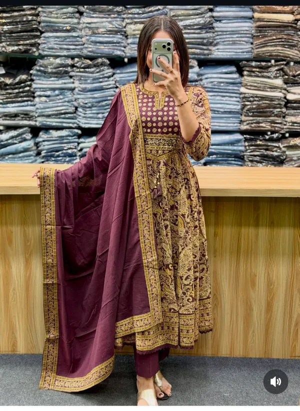 Elegant_Purple_&_Gold_Printed_Traditional_Suit