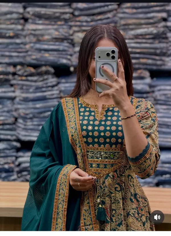 Elegant_Teal_&_Gold_Printed_Traditional_Suit