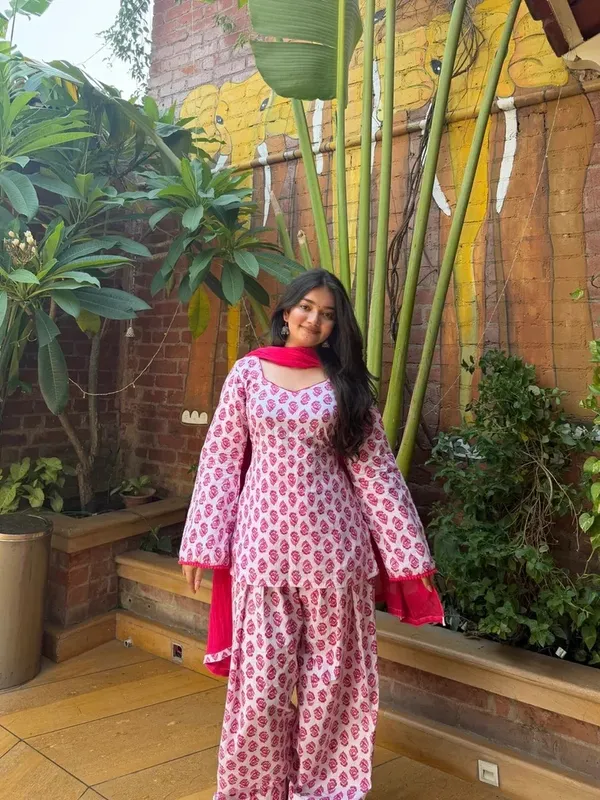 Gulabi_Ada_Farsi_Set