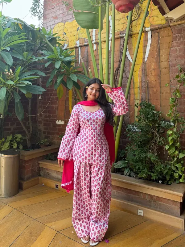 Gulabi_Ada_Farsi_Set