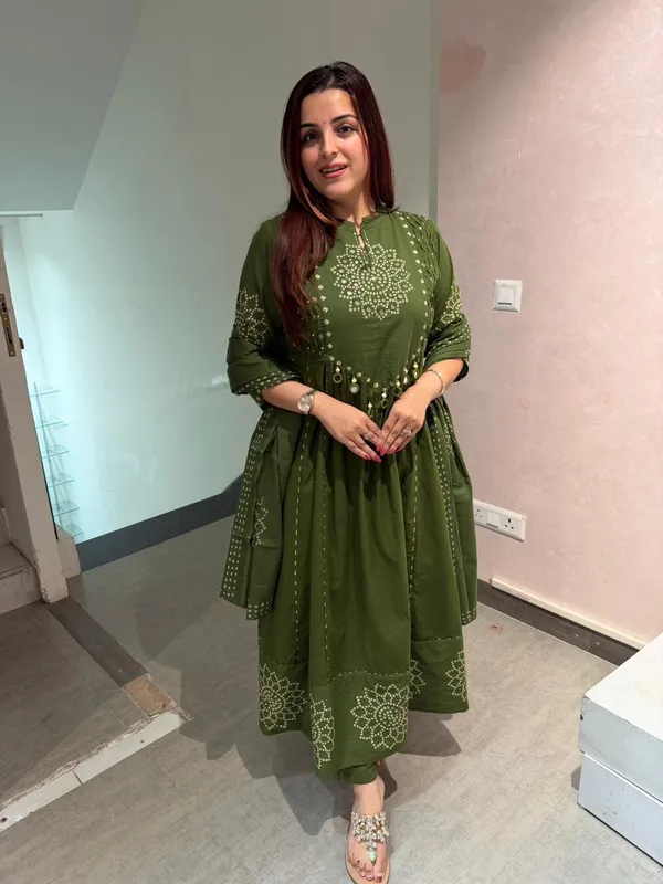 Libas_jaipur_Elegant_Olive_Green_Printed_Kurta_Set_for_Women