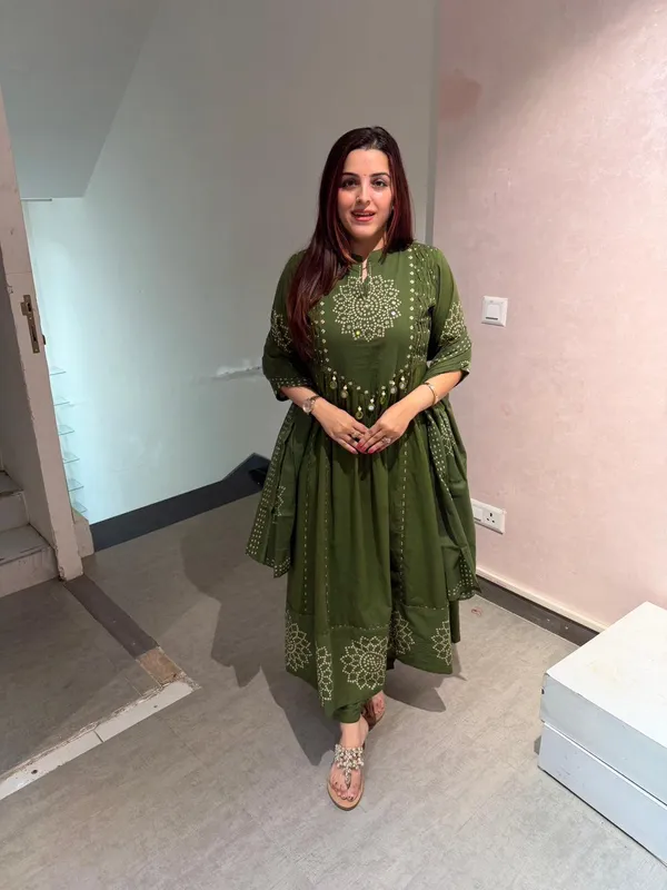 Libas_jaipur_Elegant_Olive_Green_Printed_Kurta_Set_for_Women