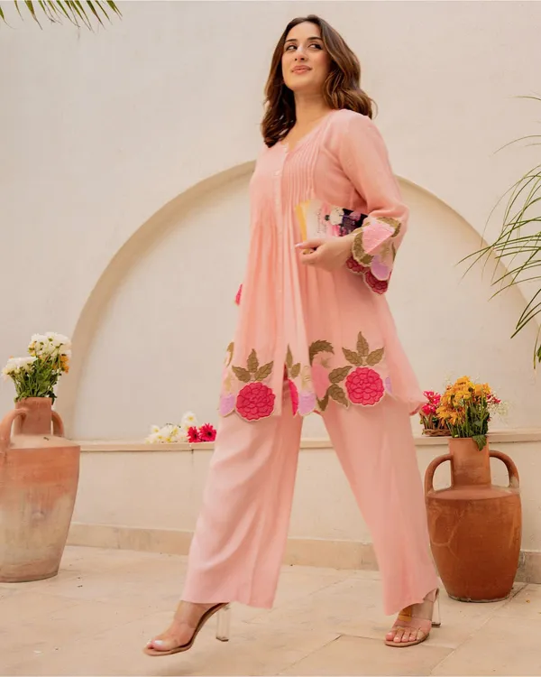 Peach_Floral_Embroidered_Kurta_Set_for_Women