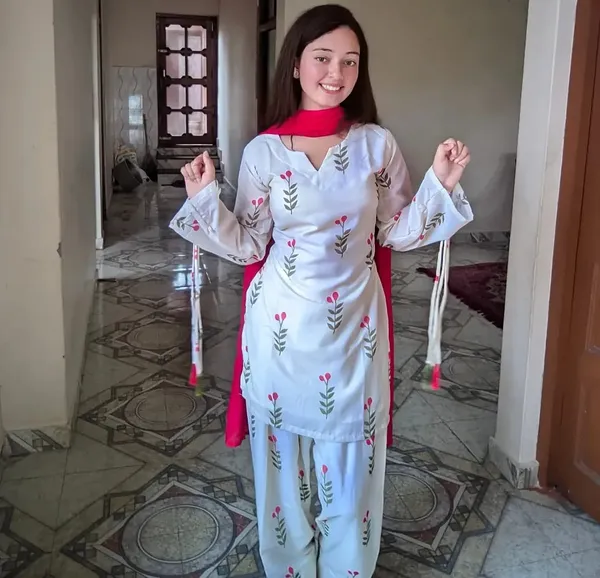 Floral_Printed_Cotton_Kurta_Pant_Set_with_Pink_Dupatta