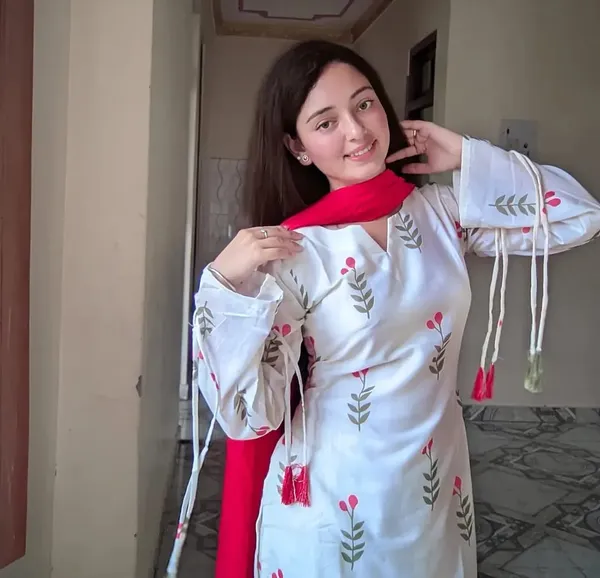 Floral_Printed_Cotton_Kurta_Pant_Set_with_Pink_Dupatta
