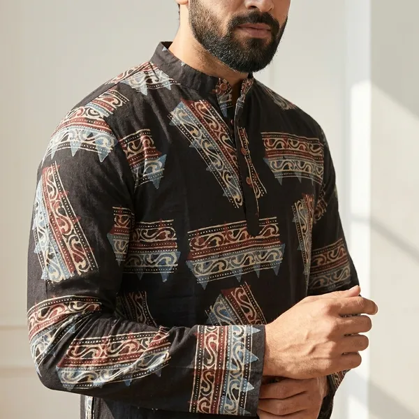 Black_Cotton_Block_Print_Short_Kurta_For_Men