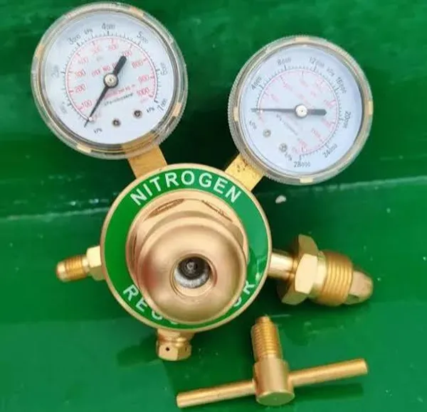 Brass_Nitrogen_Gas_Pressure_Regulator_With_Dual_Gauges