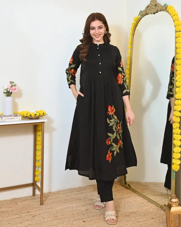 Black_Embroidered_Floral_Anarkali_Kurta_For_Women