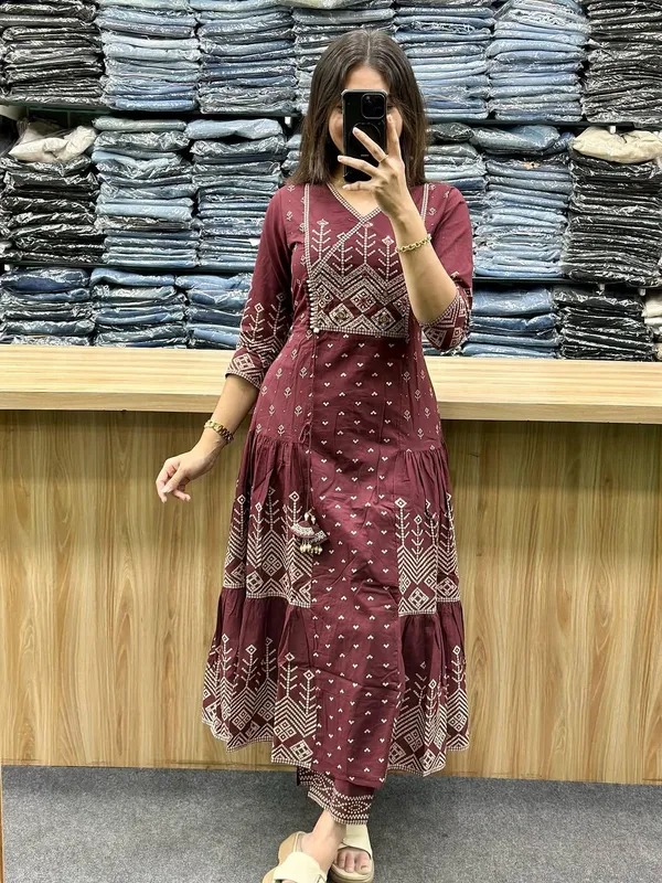 Maroon_Printed_Cotton_Kurta_Set_With_Dupatta_For_Women