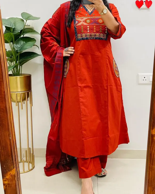 Red_Cotton_Embroidered_Ethnic_Kurta_Set_For_Women