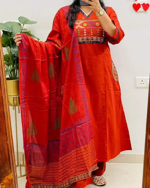 Red_Cotton_Embroidered_Ethnic_Kurta_Set_For_Women
