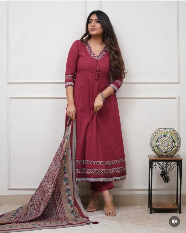 Maroon_Rayon_Embroidered_Kurta_Set_For_Women