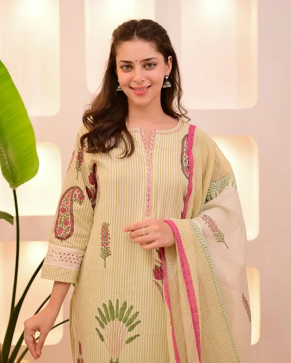 Cream_Embroidered_Straight_Kurta_Set_With_Dupatta_For_Women