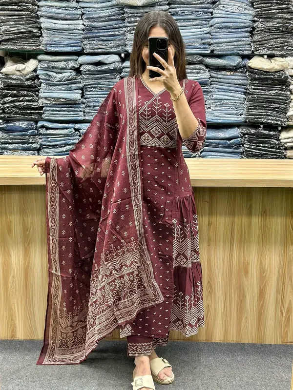 Maroon_Printed_Cotton_Kurta_Set_With_Dupatta_For_Women
