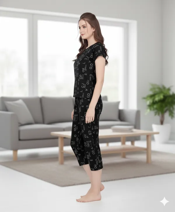Black_Printed_Capri_Night_Suit_For_Women