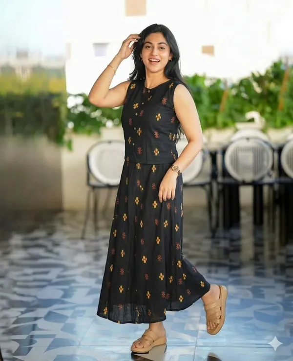Women's_Printed_Cotton_Top_with_Floral_Long_Skirt