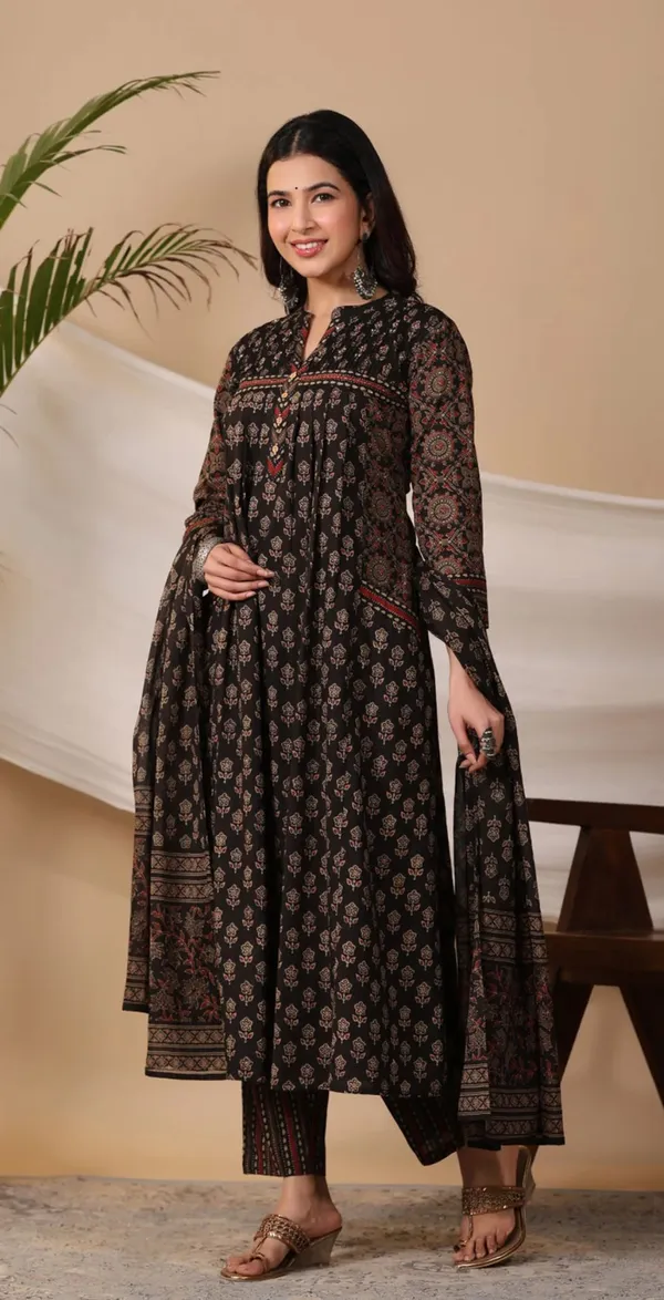 Women_Fully_Flared_Ajrakh_Cotton_Floral_Printed_Black_Kurta_And_Pant_With_Dupatta